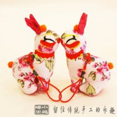 传统布兔子挂件 纯手工制作布艺结婚礼品 情侣公仔玩偶（白碎花）