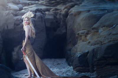 American photographer Emily Soto SYN magazine shoot a group of goddess-style photography Works.