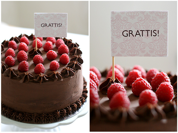  Chocolate cake 19 3 <br /> <br /> <br /> <br />. <br /> <br /> <br /> <br />. <br />前一張 後一張 <br /> <br />Chocolate cake raspberry jam, raspberry mousse, milk chocolate mousse, covered with chocolate fudge frosting and fresh raspberries.