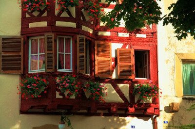★图行天下★ 【法国最美小镇Eguisheim】你在这里，会觉得自己站在画里！| photo by internet