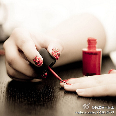 不能给自己涂右手的请举手