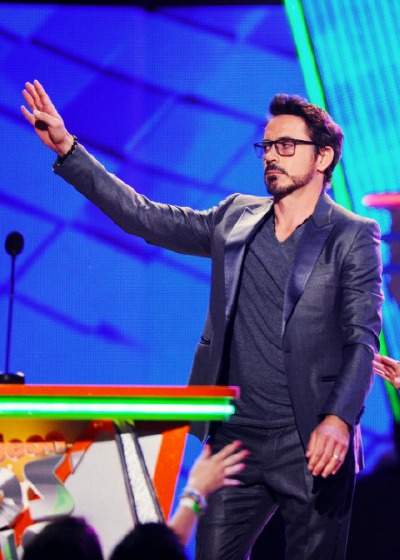 #robert downey jr#噗！又見神角度！妹紙！！！偷襲放著我來！233333333妮妮的眼神有點不妥啊哈哈哈哈哈哈哈