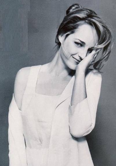 第七十届（1997-1998） 海伦·亨特 Helen Hunt 性别: 女 星座: 双子座 出生日期: 1963-06-15 出生地: 美国,加利福尼亚州,洛杉矶 职业: 演员 / 制片 / 导演 / 编剧 更多外文名: Helen Elizabeth Hunt (本名) 1998 奥斯…