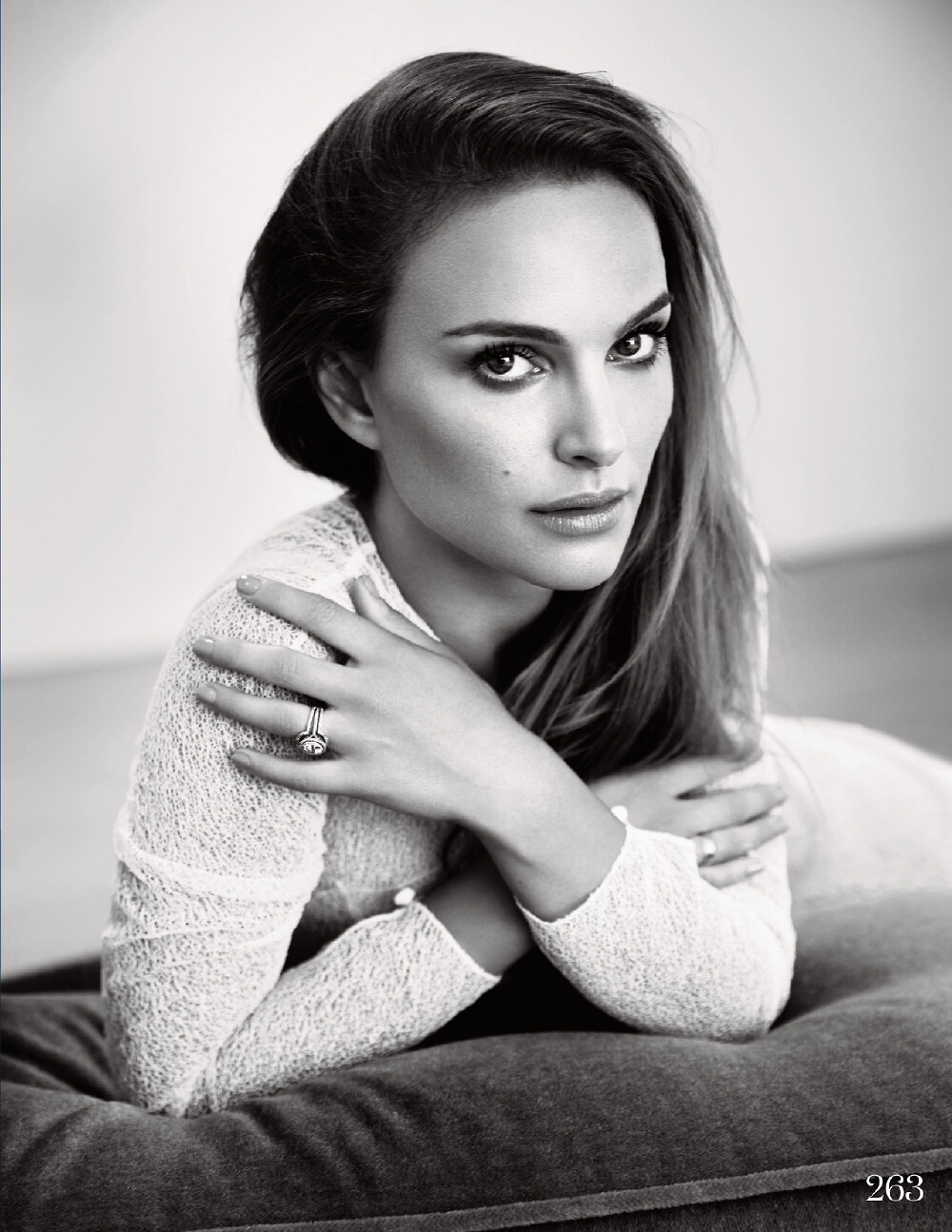 第八十三届（2010—2011） 娜塔丽·波曼 Natalie Portman 性别: 女 星座: 双子座 出生日期: 1981-06-09 出生地: 以色列,耶路撒冷 职业: 演员 / 导演 / 编剧 / 制片 更多外文名: Natalie Hershlag (本名) / Nat (昵称) 更多中文名: 娜塔丽·波特曼 / 娜塔莉·波特曼 / 娜塔莉·波曼 2011年 第83届 奥斯卡(美国电影学院奖) 最佳女主角 黑天鹅 (2010)