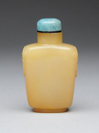 A Honey Colour Agate Snuff Bottle