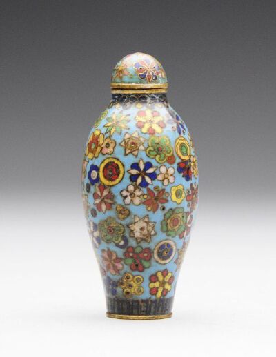 A Fine Cloisonne Enamel Snuff Bottle