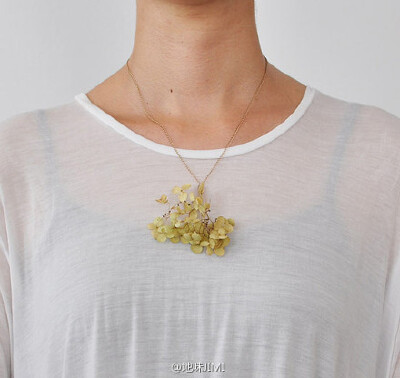 [日本直送]名为：pick a jewel，其实产品本身就是一个小夹子而已。我想赞的是她的idea。生活不缺乏美，而缺乏发现没的眼睛。来自：fift设计师事务所。 so ，what's your jewel？