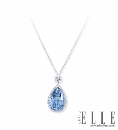 这条Graff吊坠项链的蓝钻重达10.47ct，极为透彻。