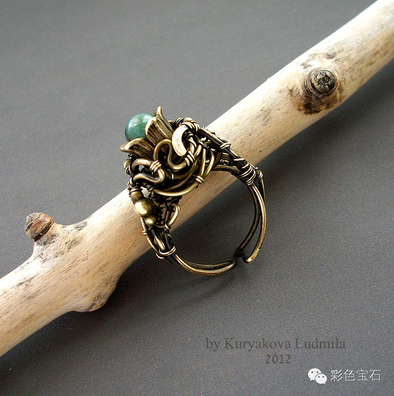 【转帖自彩色宝石】欧美纯手工制作绕线首饰欣赏 300张之四