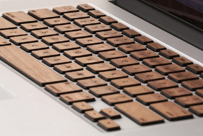 低调的华丽。美国Lazerwood Industries MacBook Pro 木质键盘贴