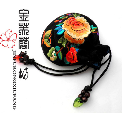 女士刺绣钱包 绣花化妆包小包 零钱包 云...