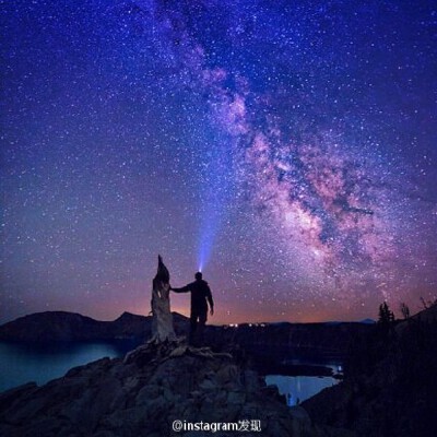 难过的时候，可以抬头望星星，望着望着就忘了 ins：gmy_vintique