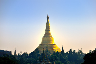 A Golden Charm Called Burma / classe touriste