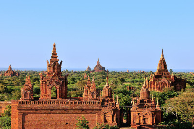 A Golden Charm Called Burma / classe touriste
