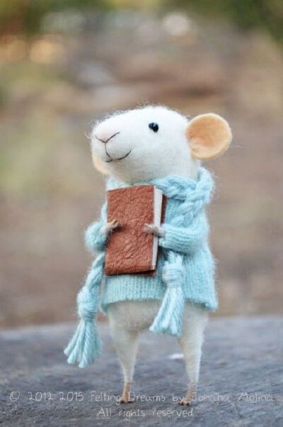 Little felt mouse.. so cute ...