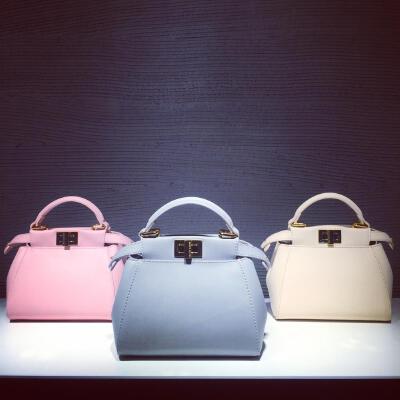 CHOC LEE BOUTIQUE：PEEKA MINI SPRING三色牛皮多用包