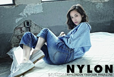 水原希子 for Nylon 韩国版5月号 . 被她这组丹宁帅到了 .