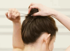 #hairstyle# 教你扎出减龄感的蓬松丸子头。