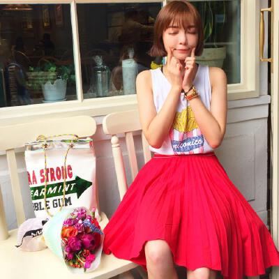 niconico 蔡珍妮の店 不买绝对后悔的一款减龄百褶小红裙