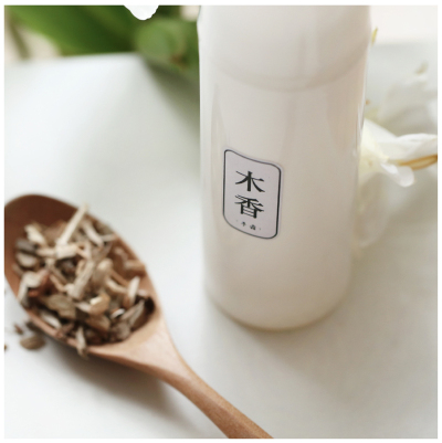 米马杂货 护手霜 凛冽的木香调，可是涂开偏偏能散出温暖的香气