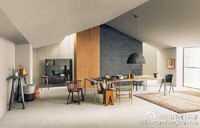 这是杂志 marieclaire maison 上刊登的一座公寓，是设计师 Bruno Tarsia 的作品，在之前介绍的案例中 Bruno Tarsia 以他强烈却不突兀的手法让空间如同艺术品一般的精致，这次也不例外，公寓以“早秋”命名，用多种…