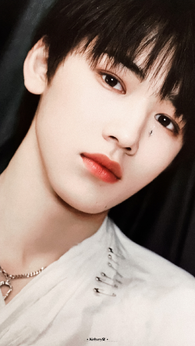 宋亚轩
cr.logo