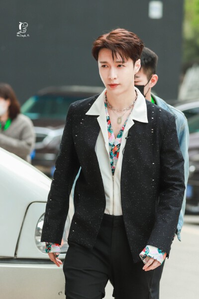 张艺兴 搬运 侵权删