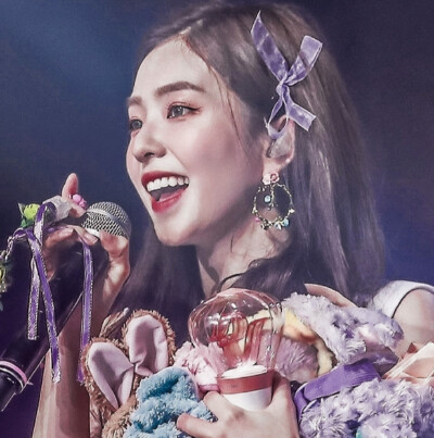  小鬼 最近想姐姐了吗。
cr.B329_91