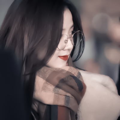 金智秀‖Jisoo
cr.TadyDotcom