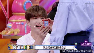 玫瑰晚霞皆为温柔 山林与你皆为浪漫 ​.
