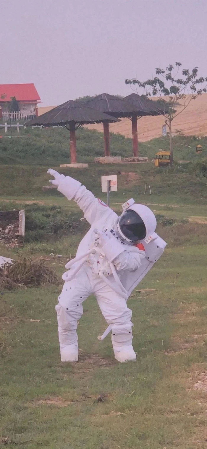 有一天我要把他的名字写在沙滩上