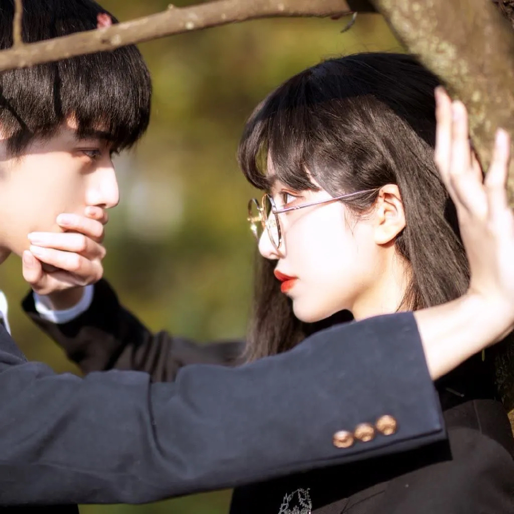 
人间于此，欢喜是你。
ᴾˡᵉᵃˢᵉ ᵃˡˡᵒʷ ᵐᵉ ᵗᵒ ᵇᵉ ʸᵒᵘʳ ˢᵘᵐᵐᵉʳ.
