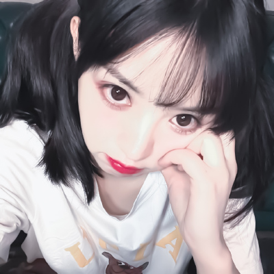 田曦薇。