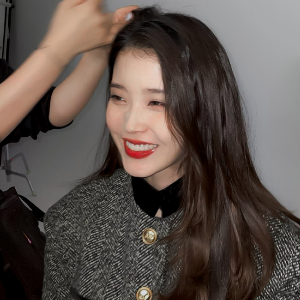 IU