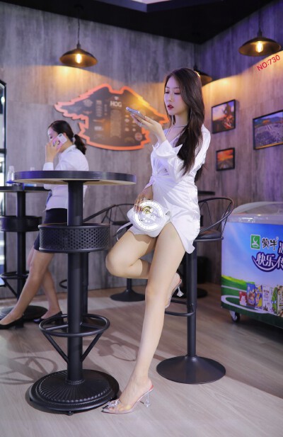 微胖小姐姐