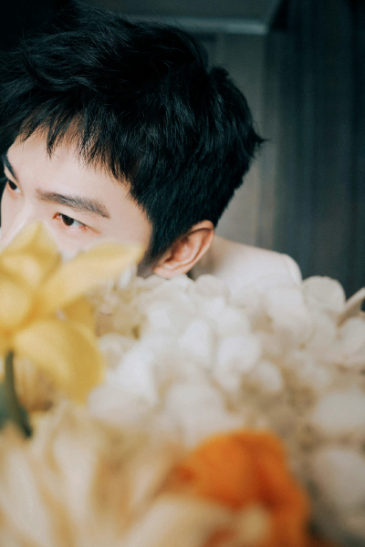 杨洋·半亩花田
cr. miss水