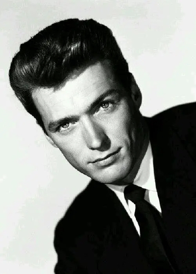 克林特·伊斯特伍德
Clint Eastwood