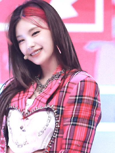 ITZY：黄礼志。