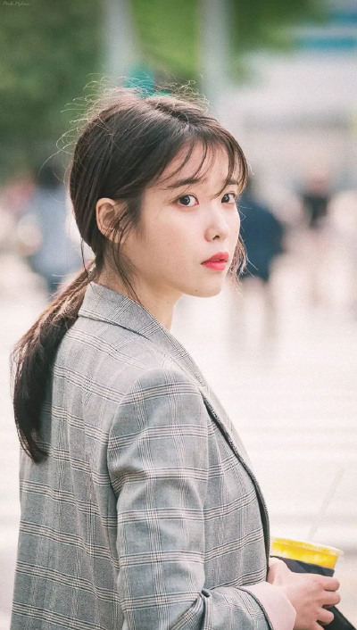 iu/李知恩