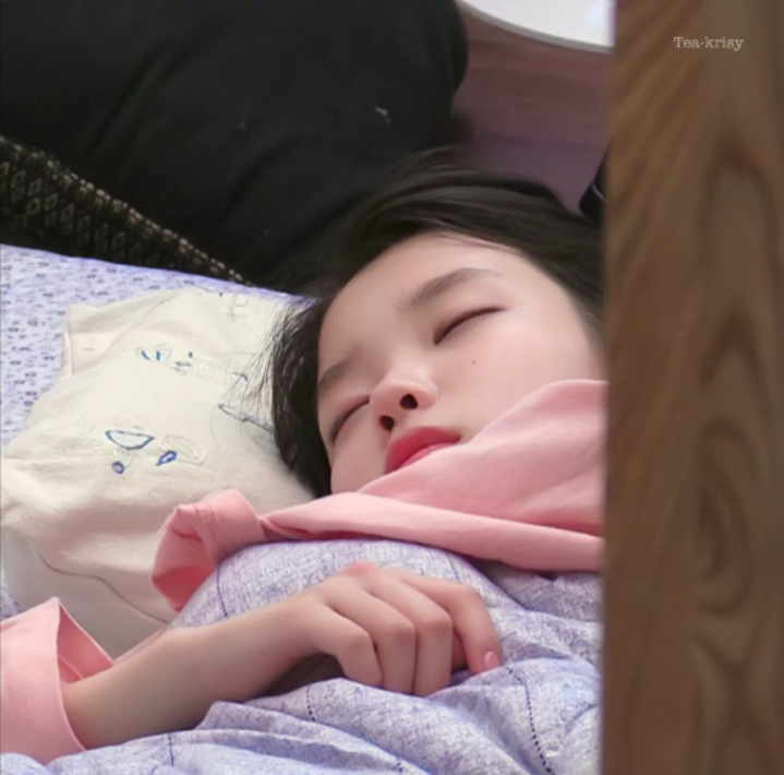 iu/李知恩