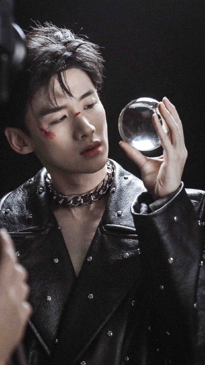 白敬亭
©Lotte-F
