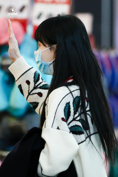 " … "
【iconic_kmj】 ​ ​​​​
