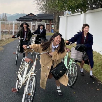 dt: 紙人形