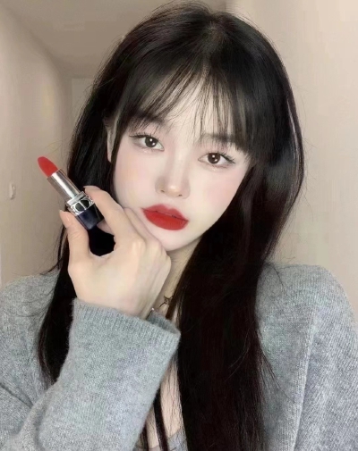 双眼皮和鼻子，脸型和发量