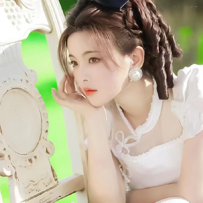 杨超越.
“他才不是穷小子呢ᥫᩣᥫᩣᥫᩣ”
