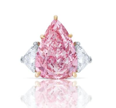The Fortune Pink 18.18克拉艳彩粉红钻石
重量：18.18克拉
成色：艳彩粉红（Fancy Vivid Pink）
净度：极轻微瑕 VVS2
估价：CHF 25,000,000 - 35,000,000
拍卖行：日内瓦佳士得
专场：瑰丽珠宝呈献The Fortune P…