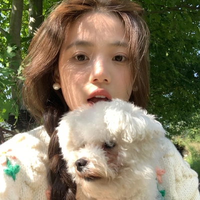 抱狗女头