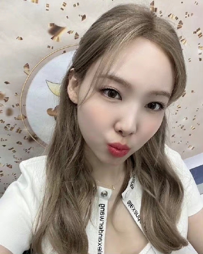TWICE 林娜琏 自拍