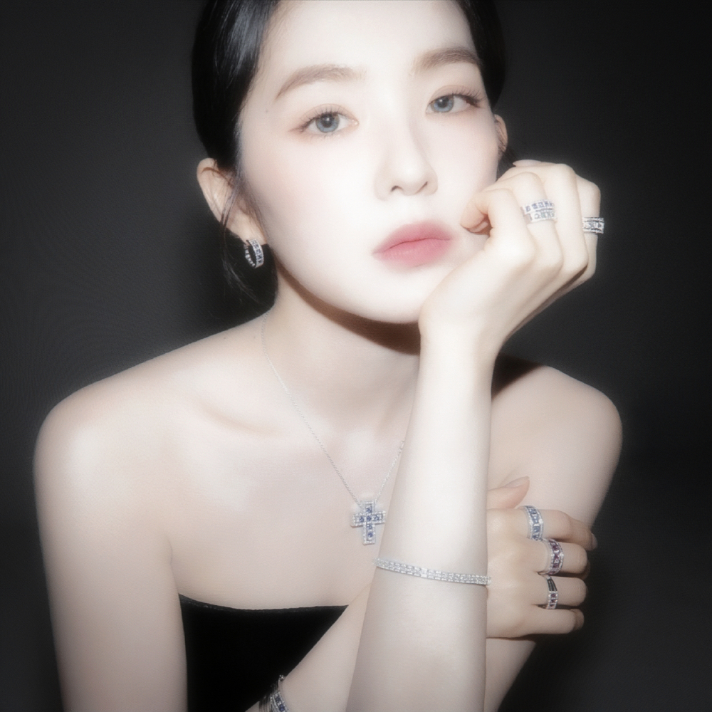 IRENE
-
我試圖销声匿迹
-才發現，原來我無人問津
