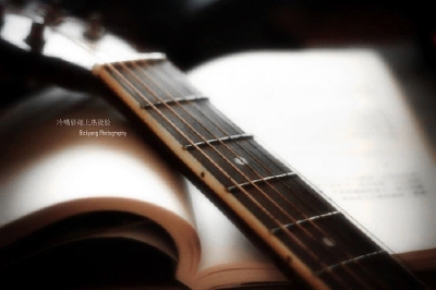 Look at the remnants of a few blocks of time.《时间残影》
